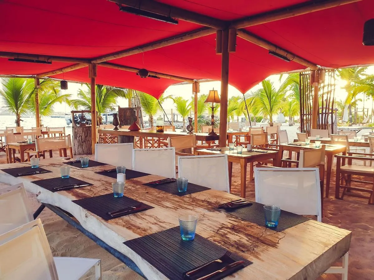Hommage Hotel&Residences Baie Nettlé 4*,