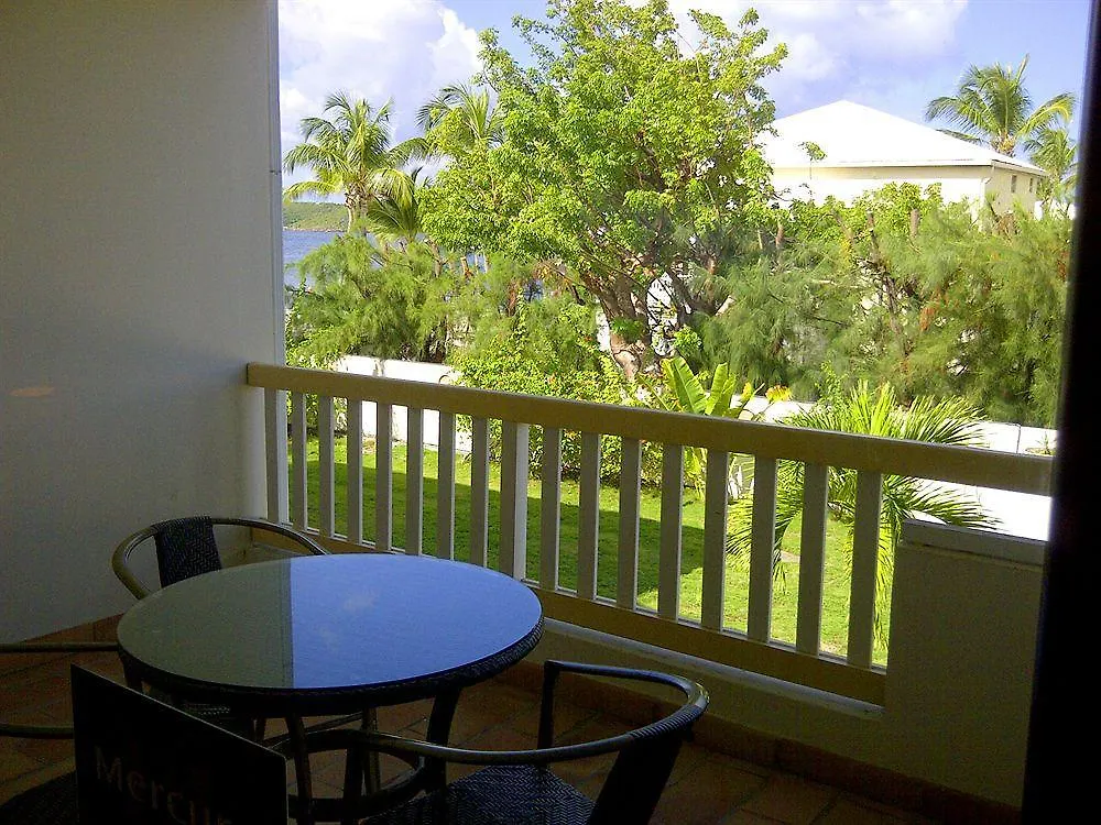 Hommage Hotel & Residences Baie Nettle 4*,