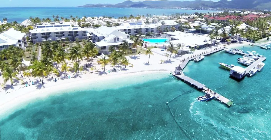 Hommage Hotel & Residences Baie Nettle 4*,