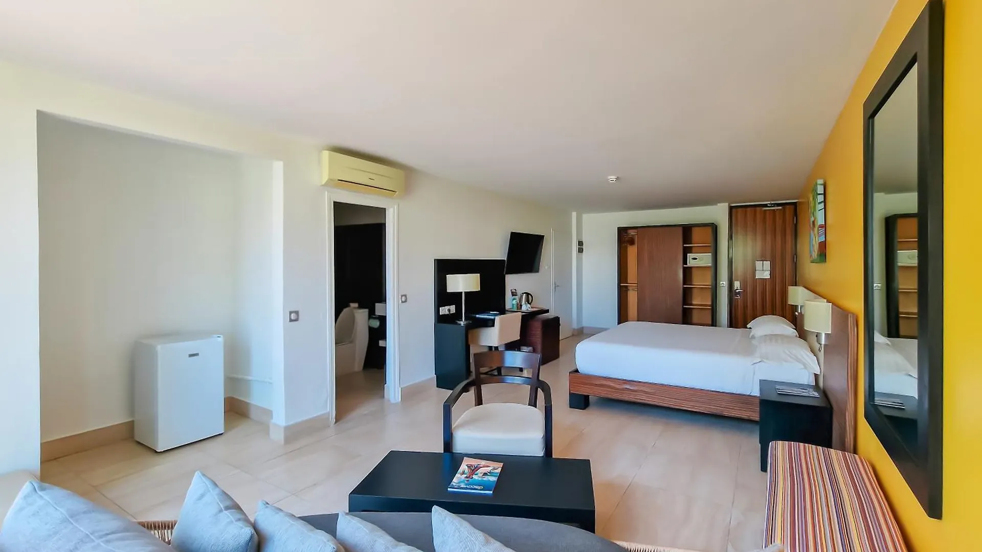 Hommage Hotel & Residences Baie Nettle