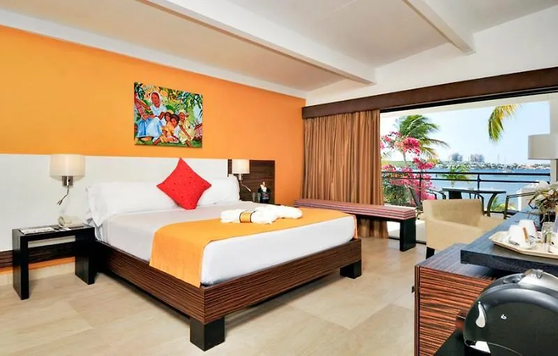 Hommage Hotel & Residences Baie Nettle 4*,  Sint Maarten
